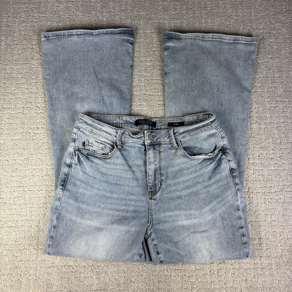 Judy Blue Denim - Judy Blue Flare Leg Jeans Women's Size  14W Light Wash Denim Cotton Stretch